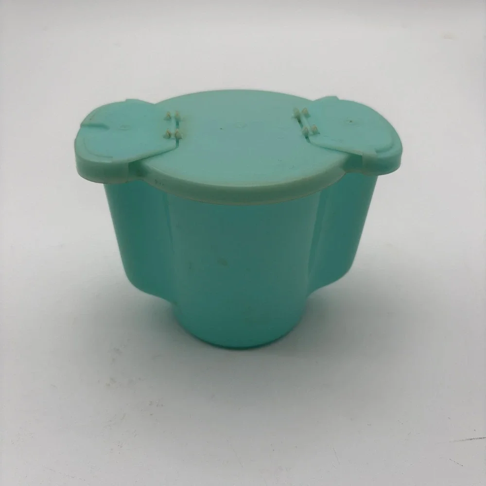 Vintage Tupperware Turquoise aqua Blue cream Sugar pour shaker Flip Top Lid USA